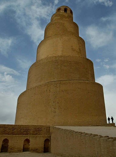 Minarete de Sammara, cujo formato lembra o da antiga Torre de Babel das conhecidas ilustraes bblicas.