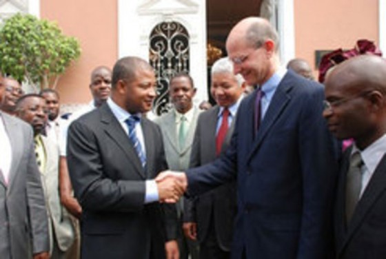 Ted-Wilson-endossa-acoordo-da-IASD-com-governo-de-Luanda
